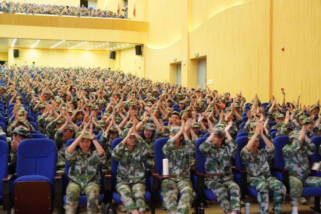 陈吉宁会见第78届联合国大会主席丹尼斯·弗朗西斯